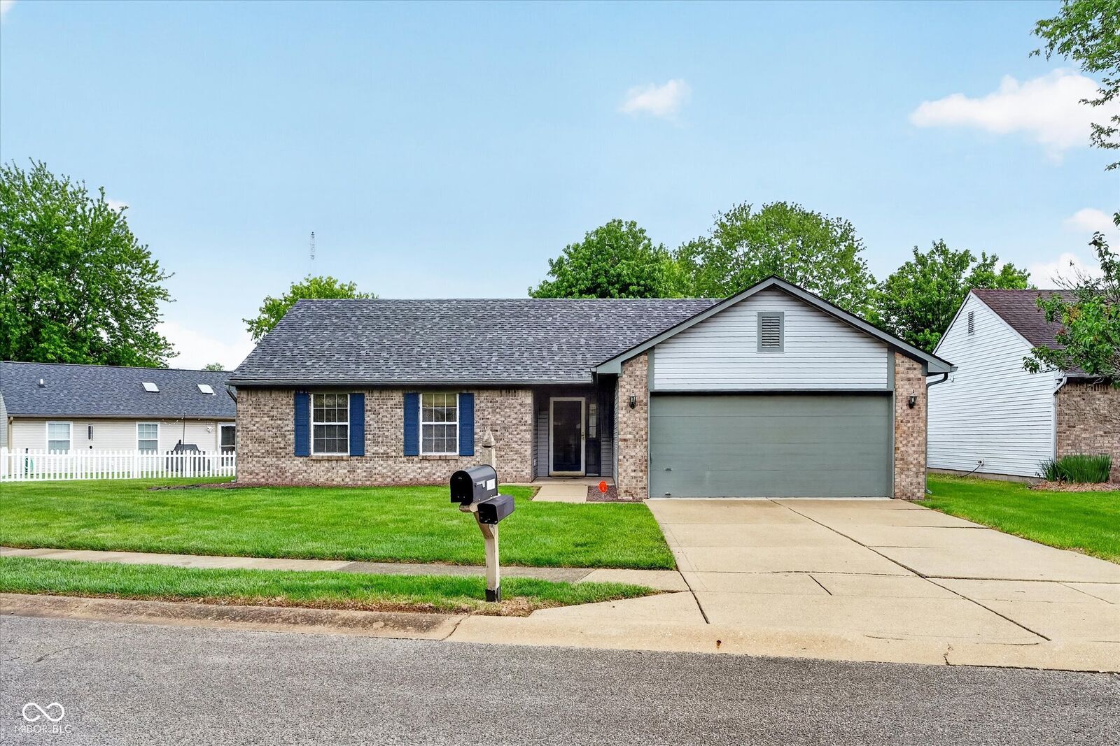 Property Photo:  1541 Brook Pointe Drive  IN 46234 