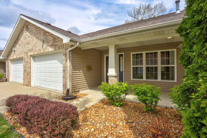 Property Photo:  535 Unit C W Genesee Street Unit C  MI 48734 