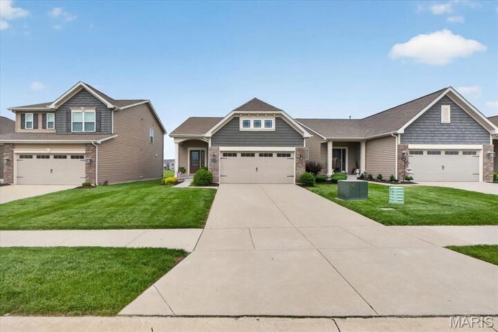 Property Photo:  420 Copperfield Court  MO 63301 