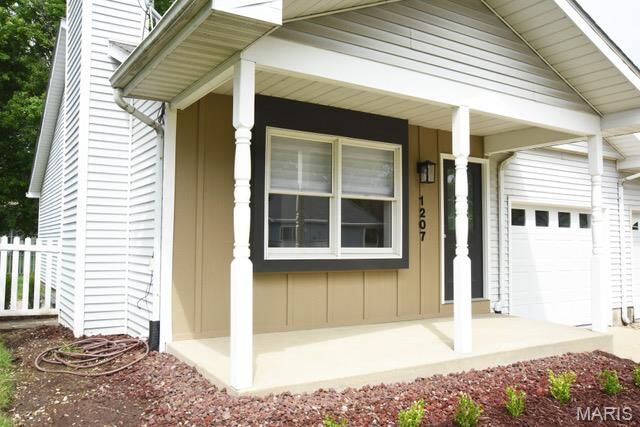Property Photo:  1207 Chancellor Drive  IL 62025 