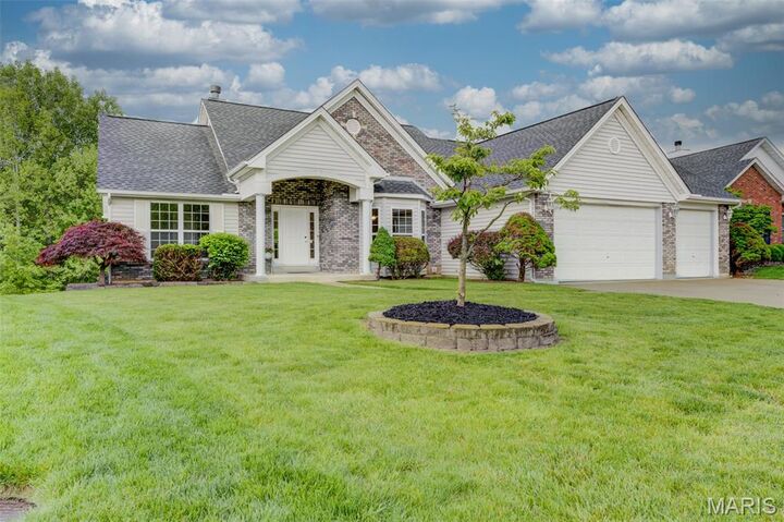 Property Photo:  819 Hidden Spring Drive  MO 63304 