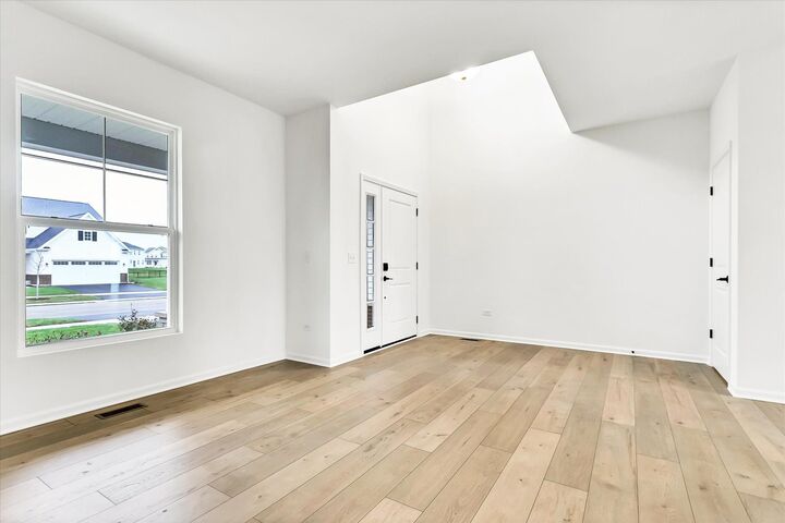 Property Photo:  