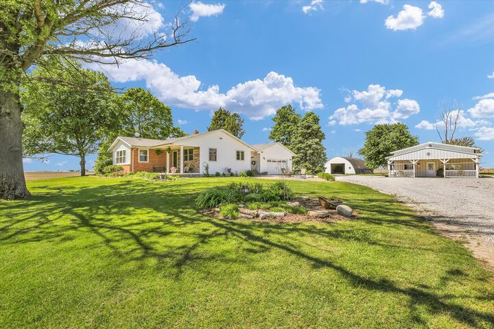 Property Photo:  2429 County Road 2200 E  IL 61873 