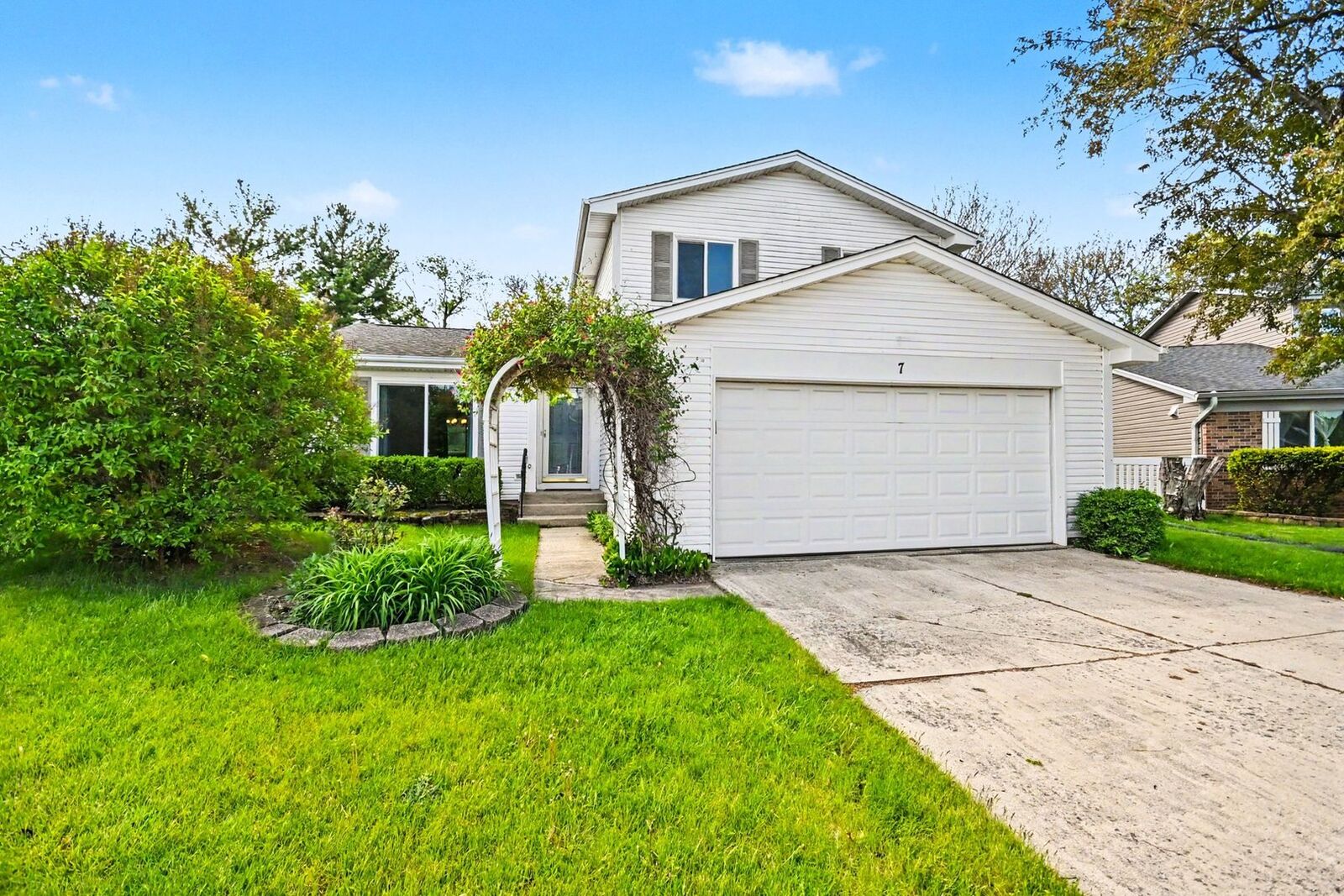 Property Photo:  7 Oriole Court  IL 60517 
