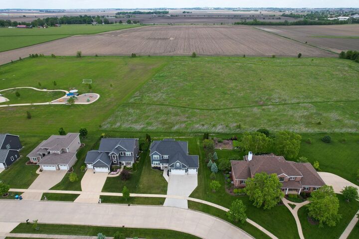 Property Photo:  4804 Oakdale Drive  IL 61822 