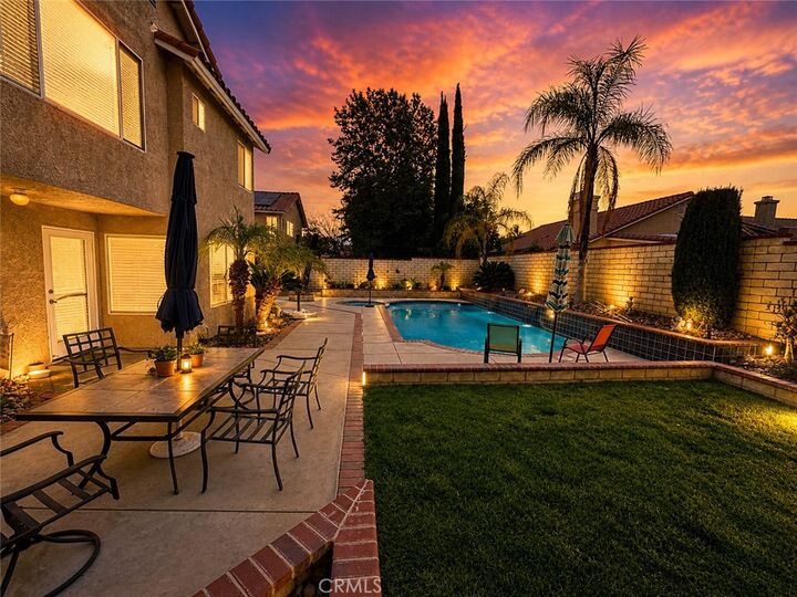 Property Photo:  42865 Avenida Tigre  CA 92544 