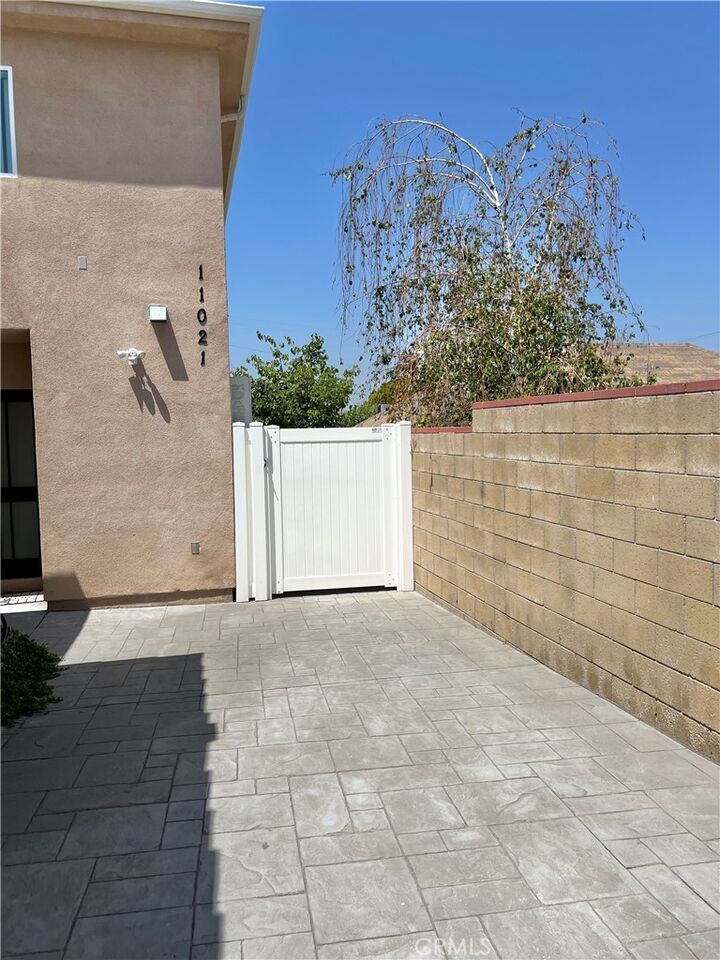 Property Photo:  11021 Whitegate  CA 91040 
