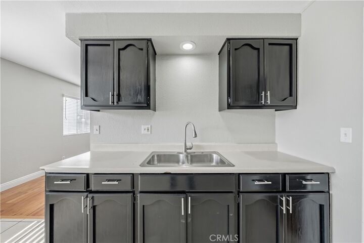 Property Photo:  1308 E Oaks Street D  CA 90221 