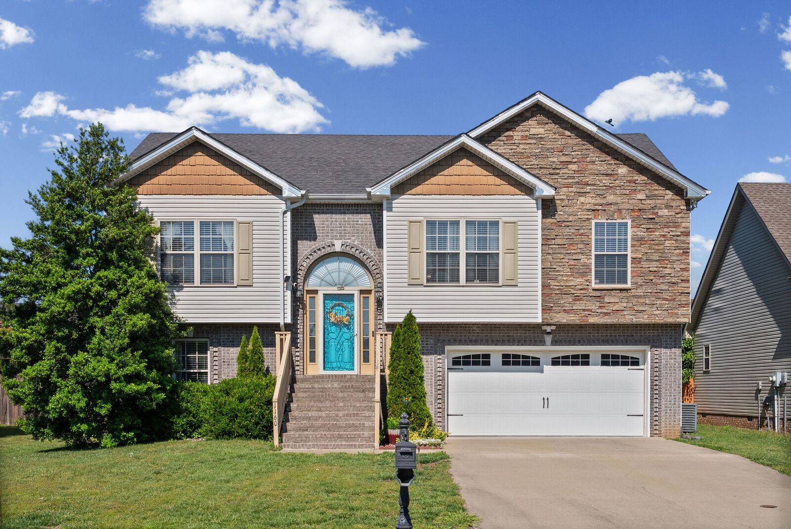 Property Photo:  1160 Chinook Cir  TN 37042 