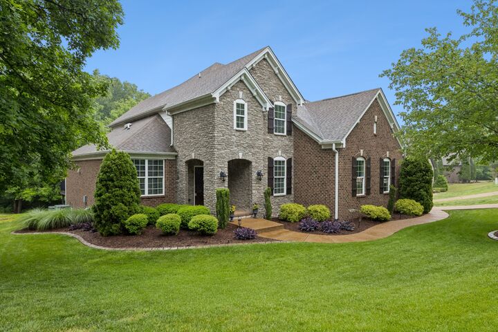 Property Photo:  1169 Pin Oak Ln  TN 37027 
