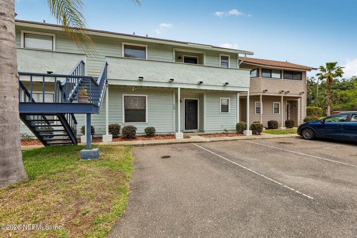 Property Photo:  162 Governor Street 206  FL 32043 