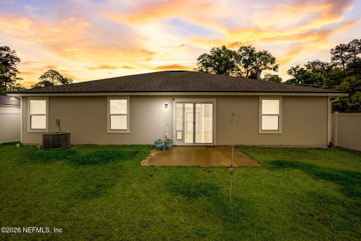Property Photo: 1426 Lake Shore Boulevard FL 32205