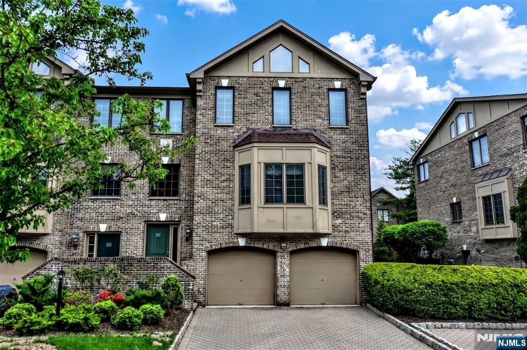 Property Photo:  15 Sherbrooke Court  NJ 07458 