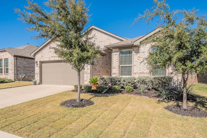 Property Photo:  1216 Kerrville Lane  TX 76087 