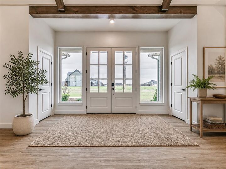 Property Photo:  2692 S May Avenue  OK 73044 