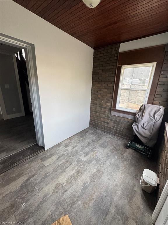 Property Photo:  61 Waterloo Drive  ON N2H 3V1 