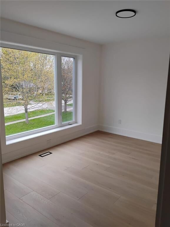 Property Photo:  288 Oakwood Crescent  ON L6K 1Y9 