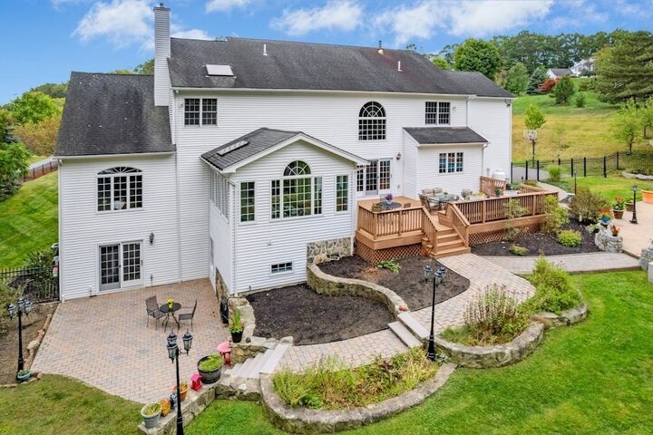 Property Photo:  25 Valley View Drive  MA 01536 