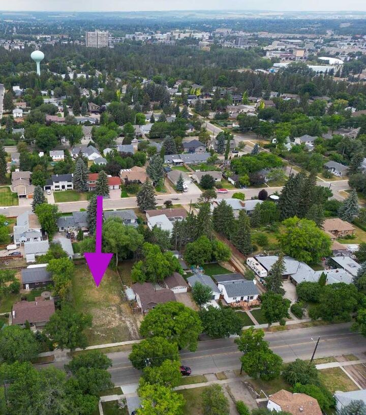 Property Photo:  3512 43 Avenue  AB T4N 3B4 