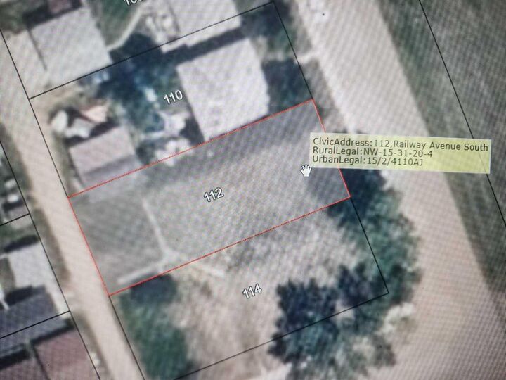 Property Photo: 112 Railway Avenue S AB T0J 2B0