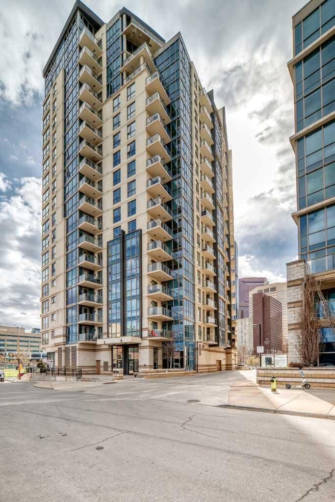 Property Photo:  325 3 Street SE 1310  AB T2G 0T9 