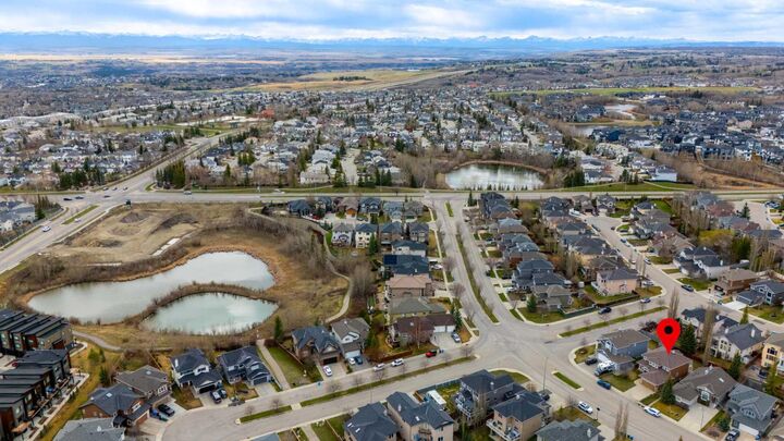 Photo de la propriété: 66 Royal Highland Road NW AB T3G 4Y4