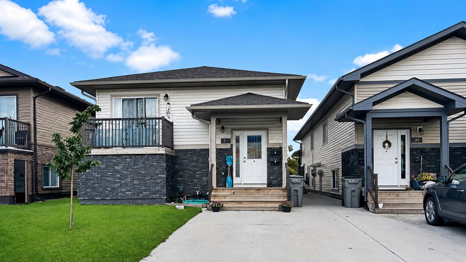 Property Photo:  9911 109 Avenue B  AB T8V 1R7 