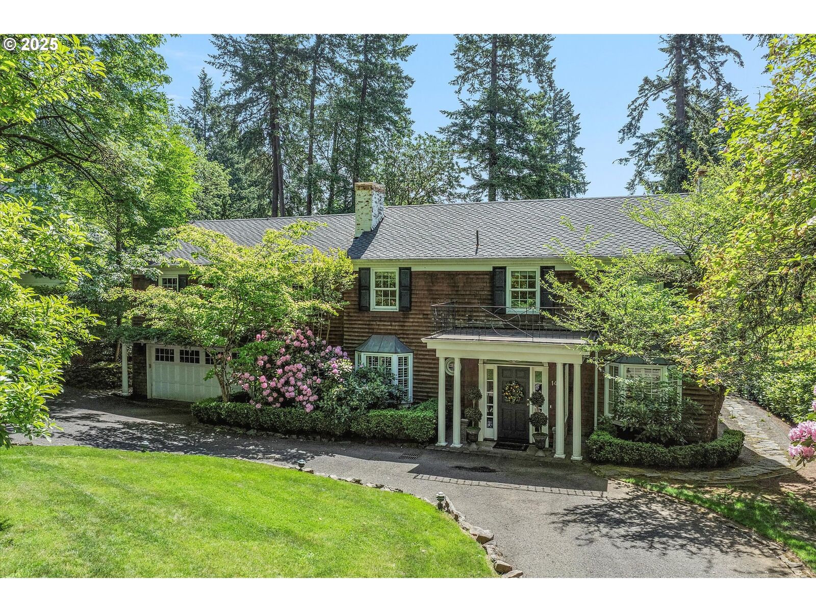 Property Photo:  149 Iron Mountain Blvd  OR 97034 