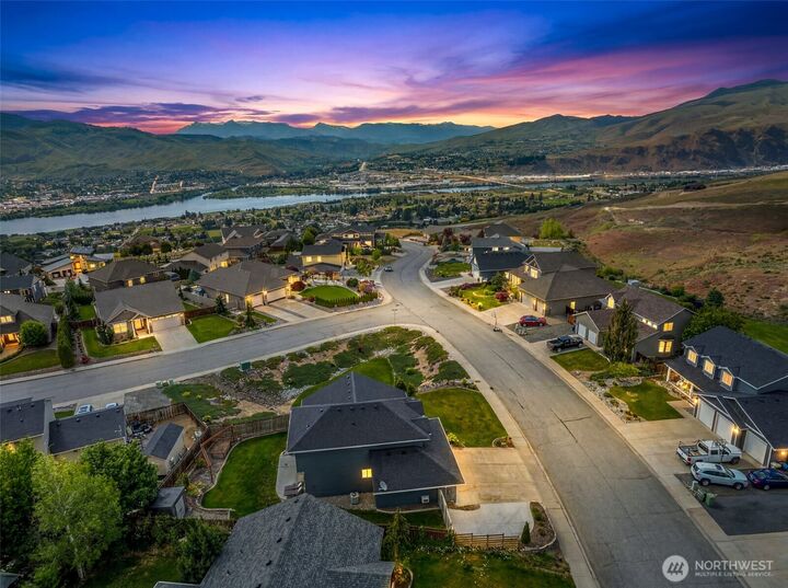 Property Photo:  2601  Aviation Dr  WA 98802 