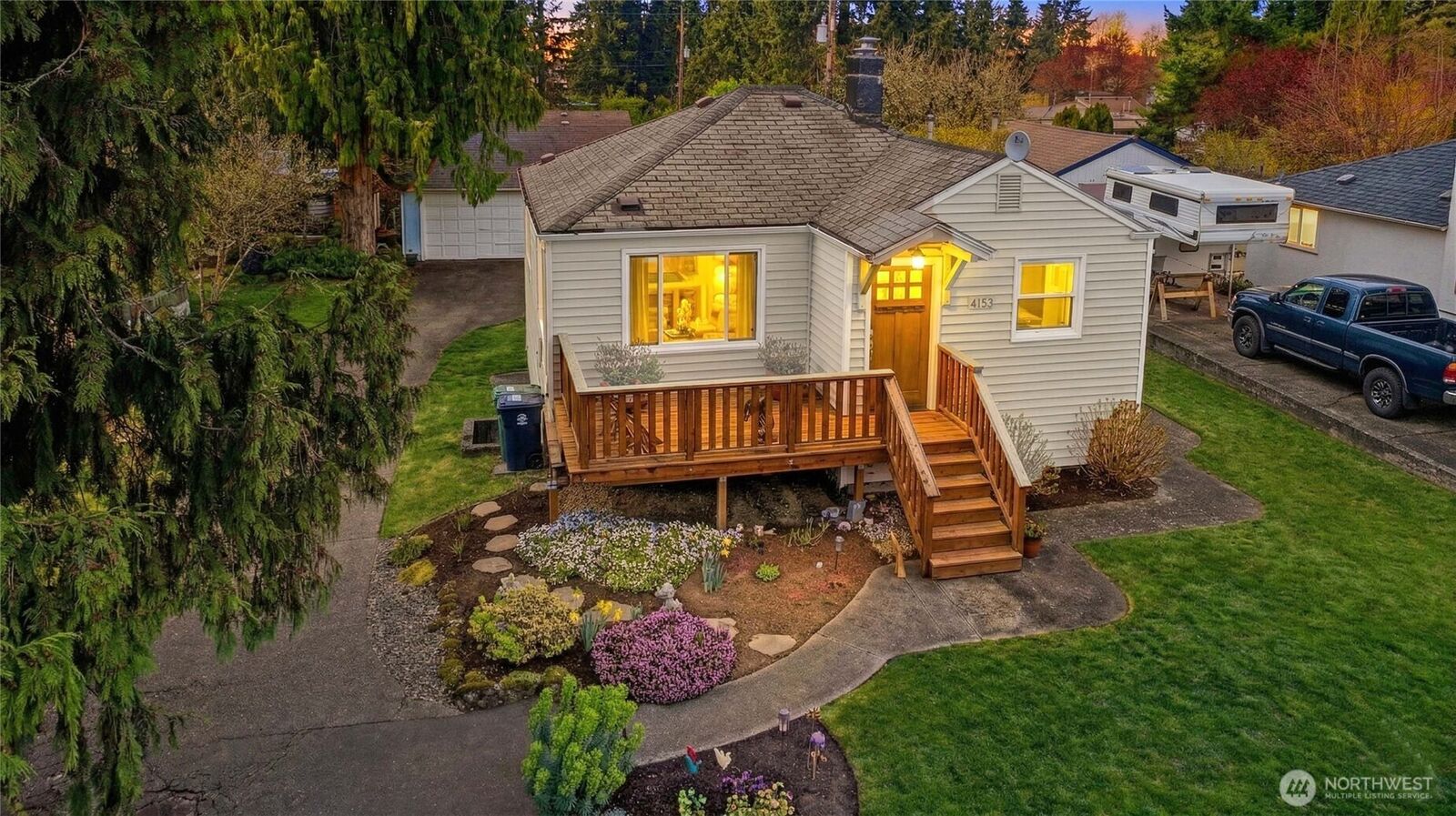 Property Photo:  14555  8th Avenue NE  WA 98155 