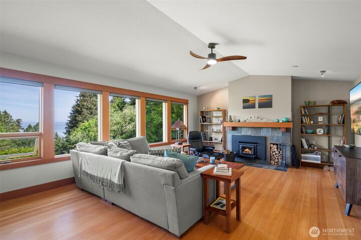 Property Photo:  532  Whitecap Road  WA 98229 