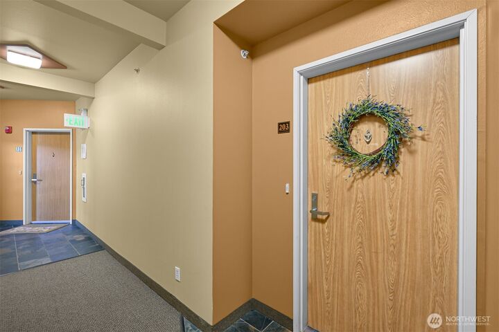Property Photo:  504  Darby Dr 203  WA 98226 
