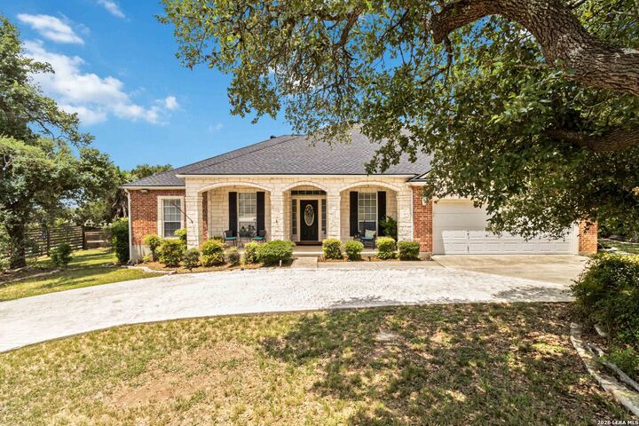Property Photo:  573 Mountain Oaks Dr  TX 78133 