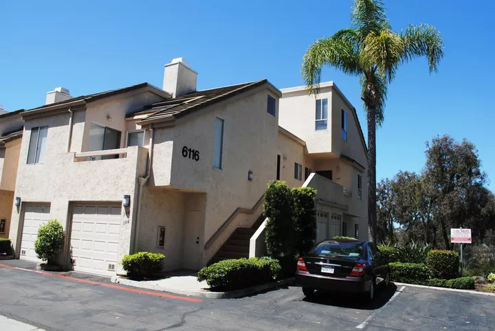 Property Photo:  6116 Calle Mariselda 304  CA 92124 
