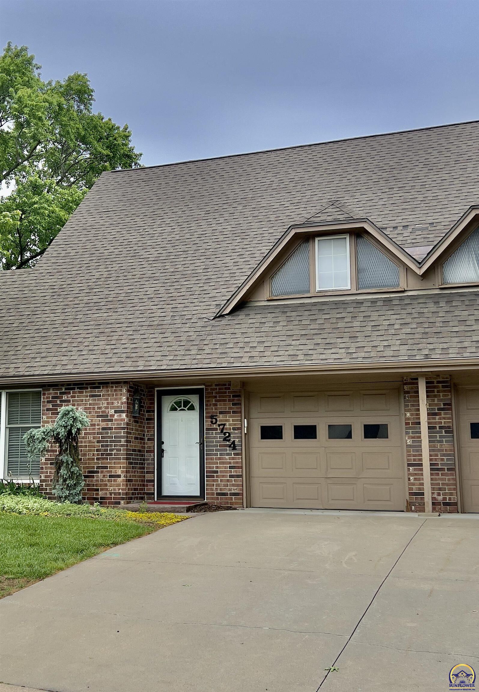 Property Photo: 5724 SW Foxcroft North Cir KS 66614