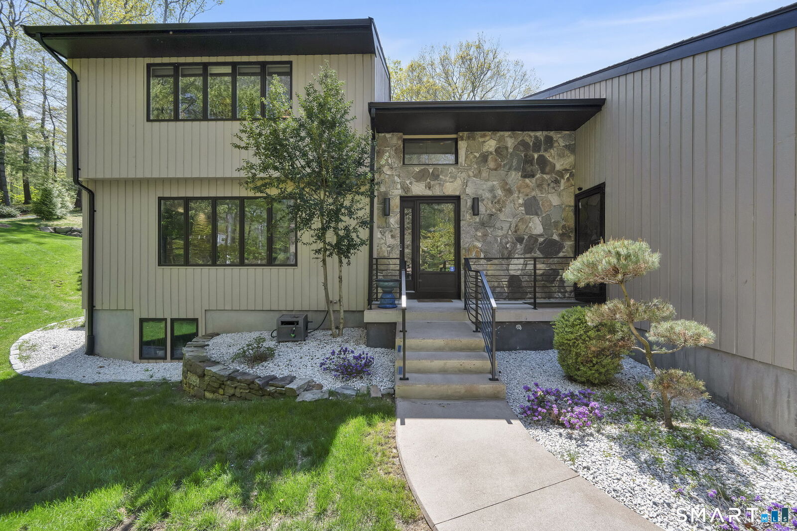 Property Photo:  26 Hampton Drive  CT 06040 