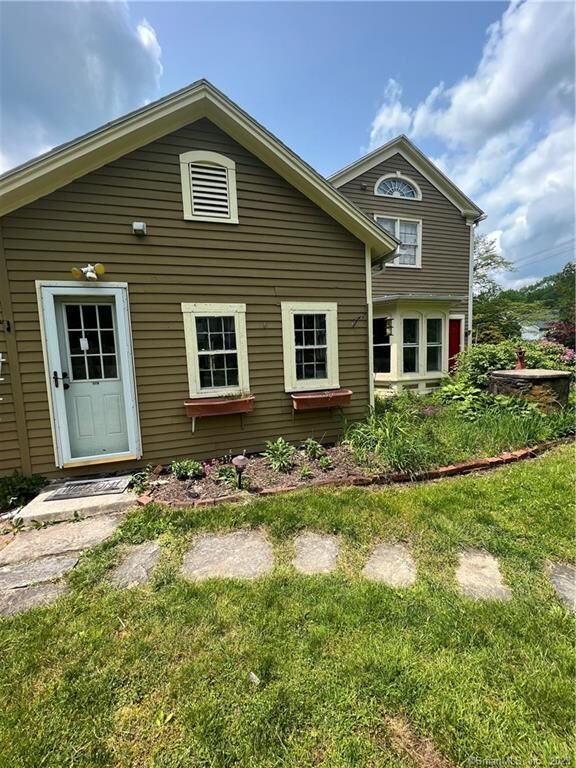 Property Photo:  37 Dodgingtown Road 37B  CT 06470 