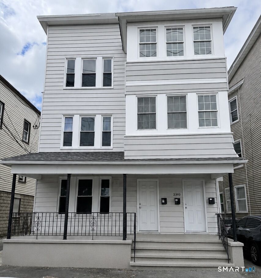 Property Photo:  2391 Main Street  CT 06606 
