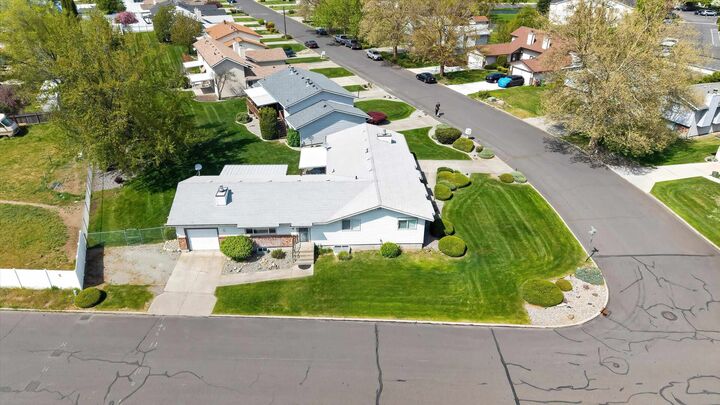 Property Photo:  815 E Beacon Ave  WA 99208 