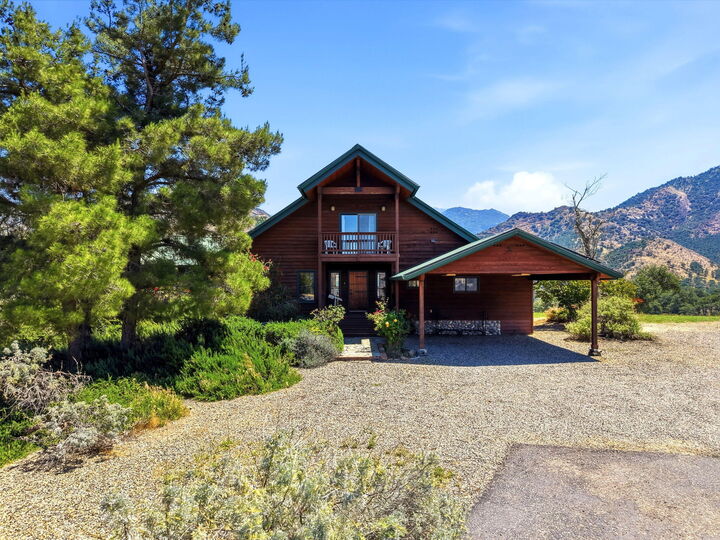 Property Photo: 40679 Crystal Drive CA 93271