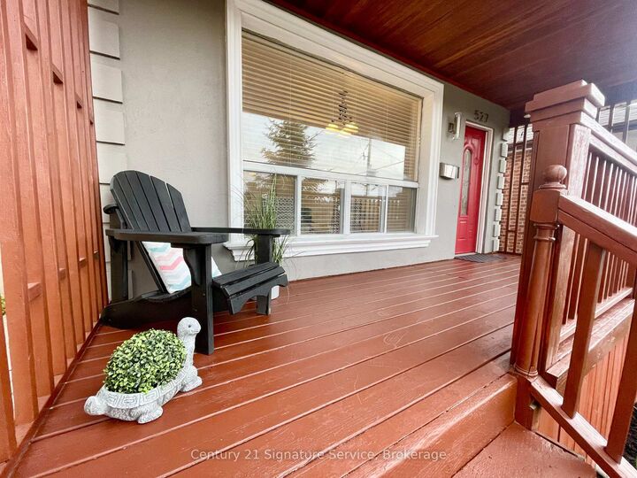 Property Photo:  527 Westmount Avenue  ON M6E 3N6 