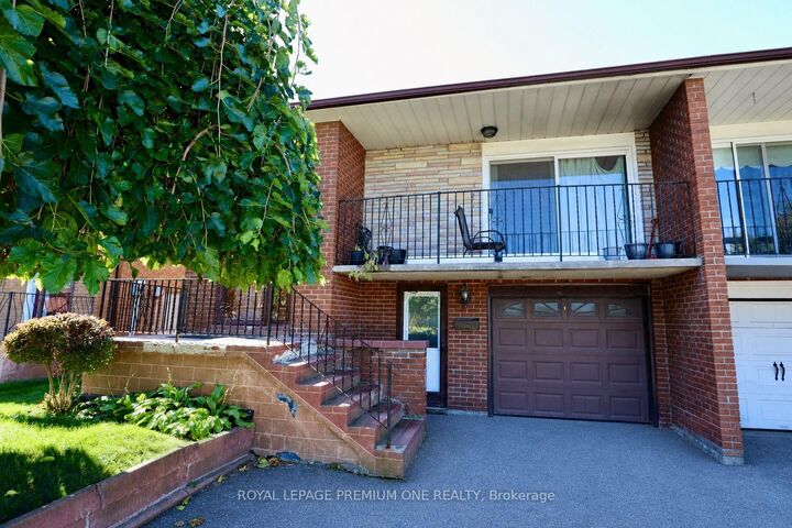 Property Photo:  26 Royal Salisbury Way  ON L6V 3J6 