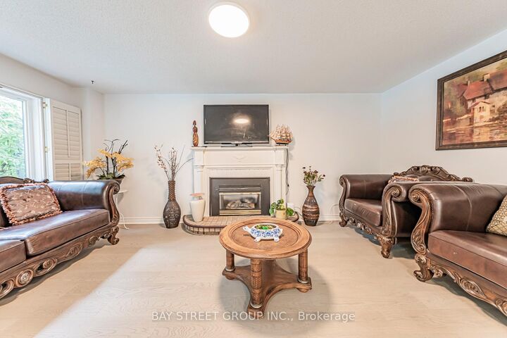 Property Photo: 2524 Paula Court ON L5K 2R5