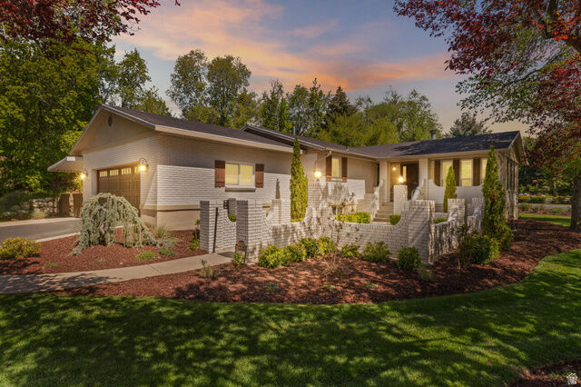 Property Photo:  10427 N Hidden Oak Dr  UT 84003 