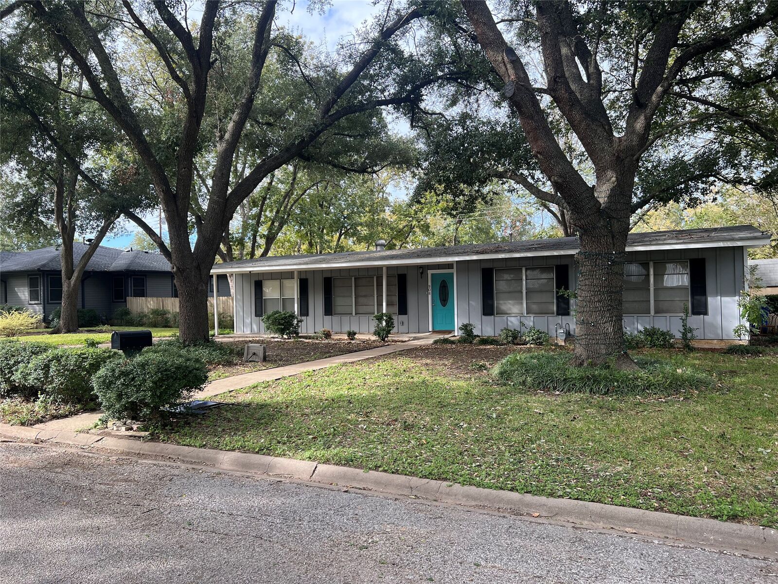 Property Photo:  908 Gilmore Street  TX 76574 