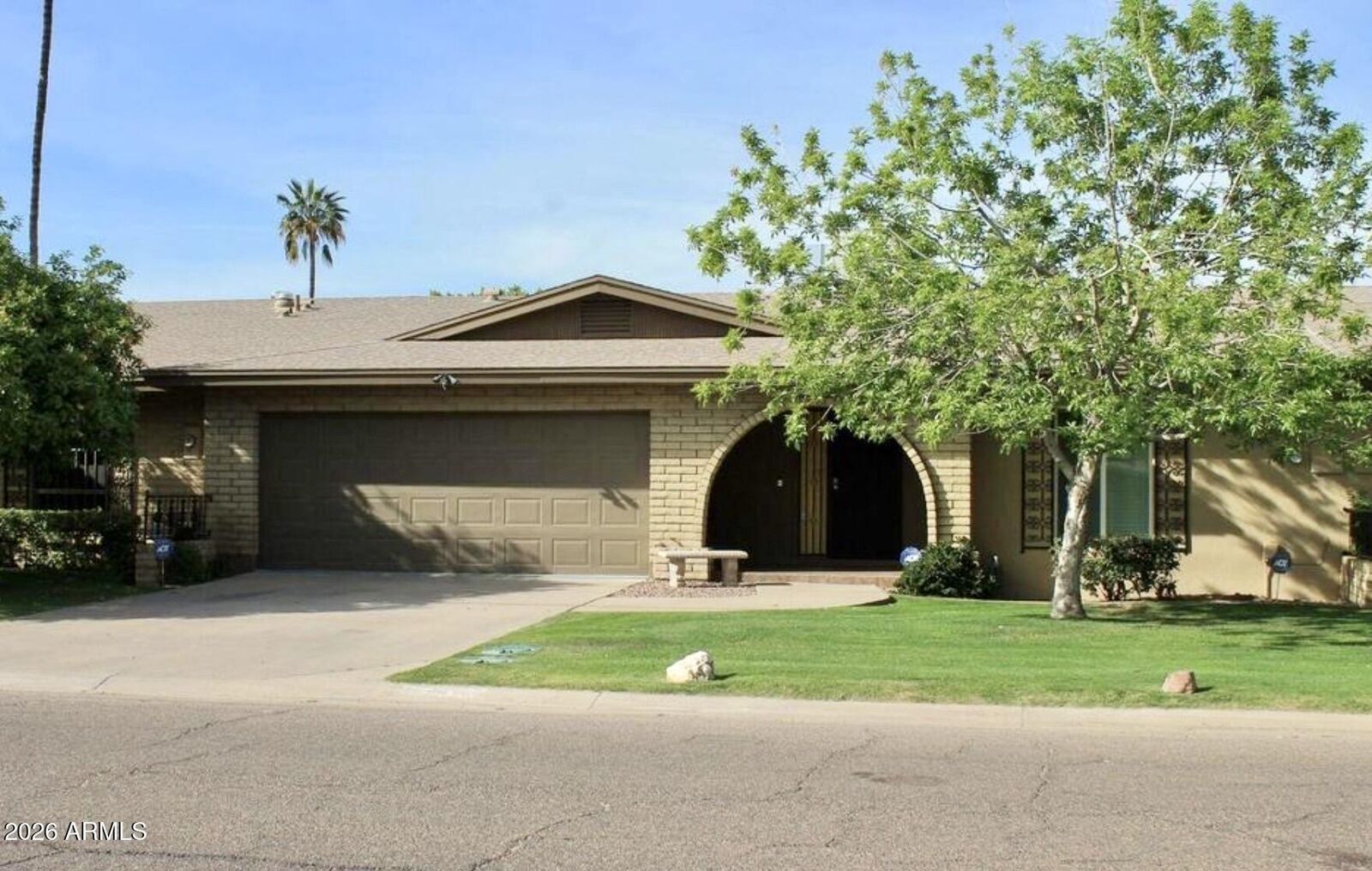 Property Photo:  1016 E Rose Lane  AZ 85014 