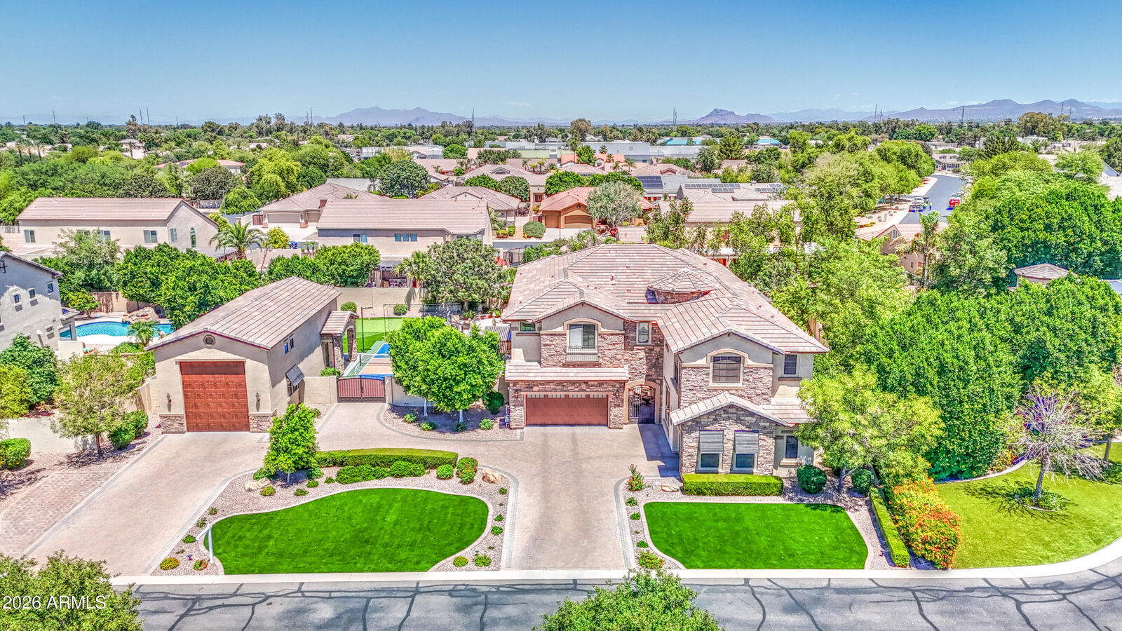 Property Photo:  2468 E Amber Court  AZ 85296 