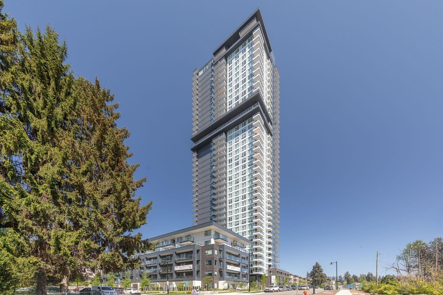 Property Photo: 537 Cottonwood Avenue 2404 BC V3J 0S4