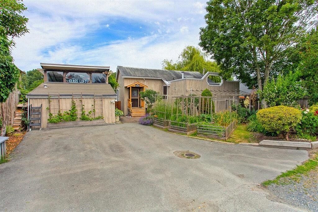 Property Photo: 4525 W River Road BC V4K 1R9