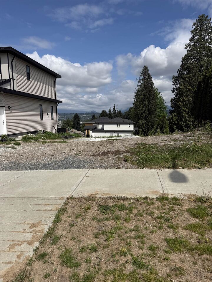 Property Photo: 13875 114 Avenue BC V3R 2L8